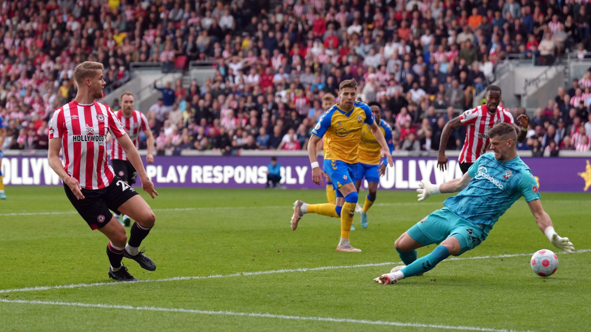 Brentford vs Southampton Premier League Match Day 22